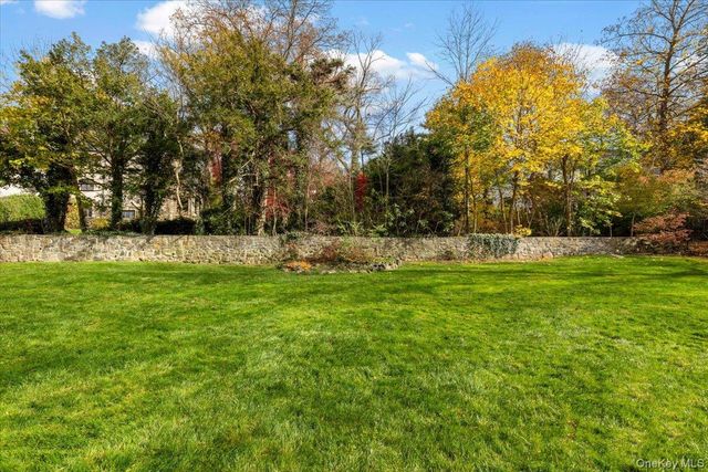 3 Chalford Lane, Scarsdale, NY 10583