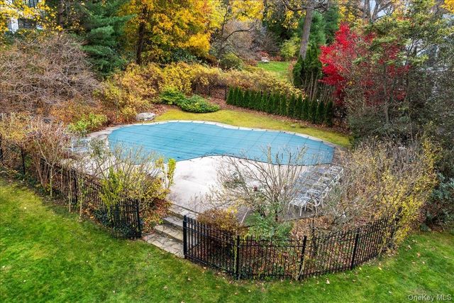 3 Chalford Lane, Scarsdale, NY 10583