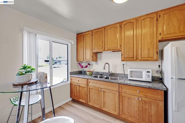 650 Greer Ave, San Leandro, CA 94579