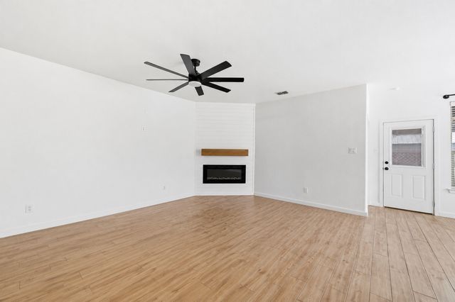948 Meadow Scape Drive, Fort Worth, TX 76028