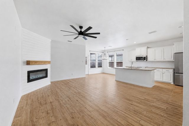948 Meadow Scape Drive, Fort Worth, TX 76028