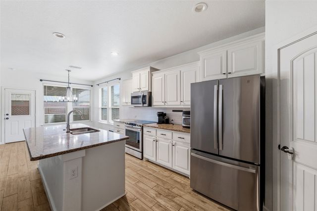 948 Meadow Scape Drive, Fort Worth, TX 76028