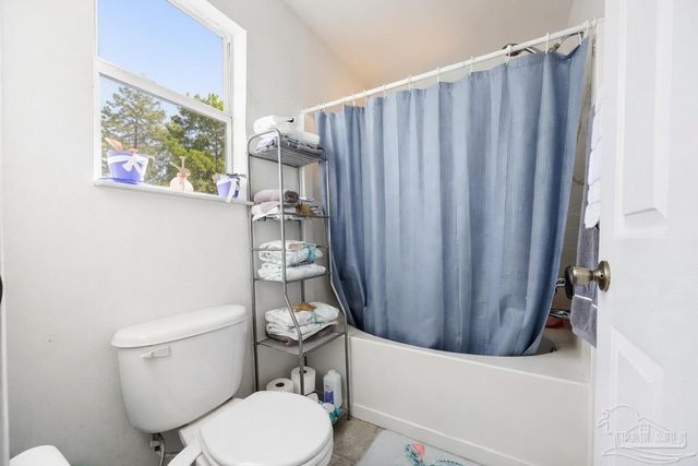 5888 Dandelion Ln, Pensacola, FL 32526