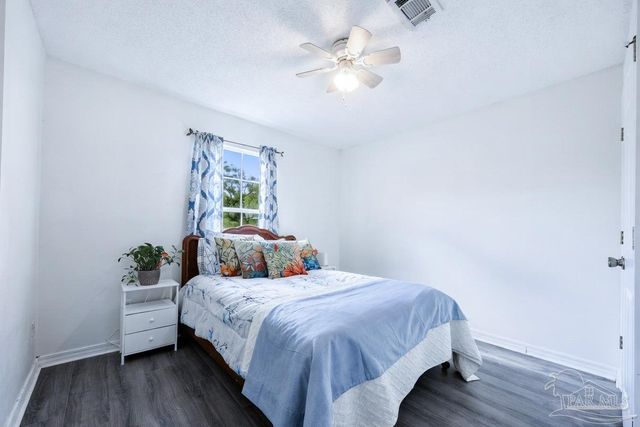 5888 Dandelion Ln, Pensacola, FL 32526