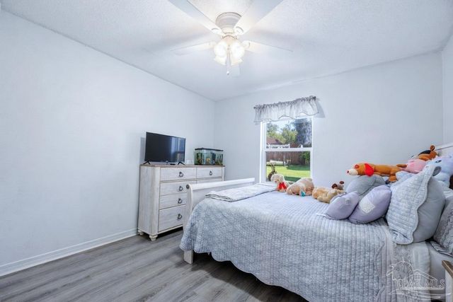 5888 Dandelion Ln, Pensacola, FL 32526