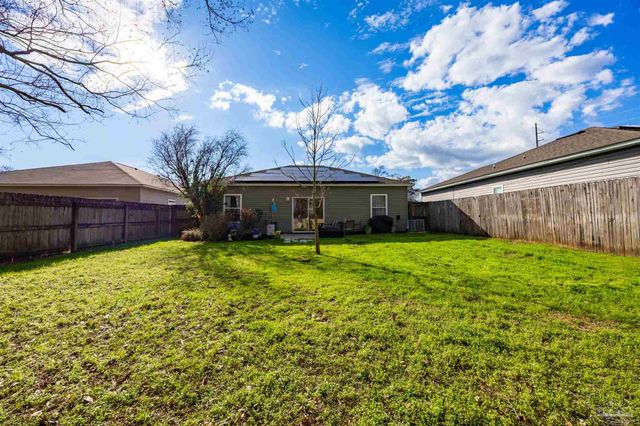 5888 Dandelion Ln, Pensacola, FL 32526