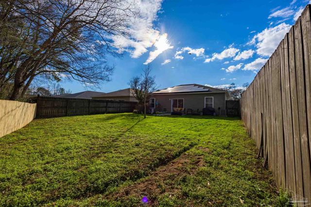 5888 Dandelion Ln, Pensacola, FL 32526