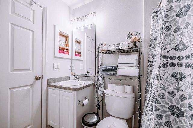 5888 Dandelion Ln, Pensacola, FL 32526