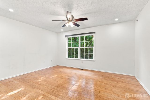 63 Prestwick Way, Edison, NJ 08820