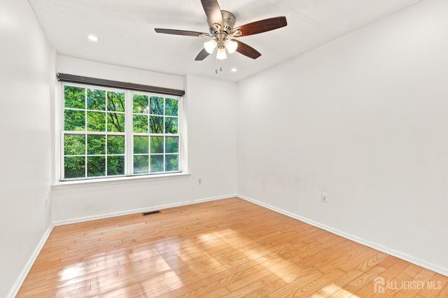63 Prestwick Way, Edison, NJ 08820