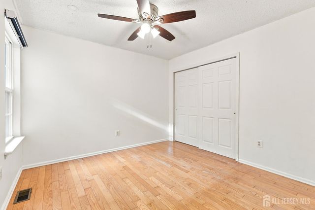63 Prestwick Way, Edison, NJ 08820