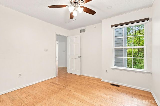 63 Prestwick Way, Edison, NJ 08820