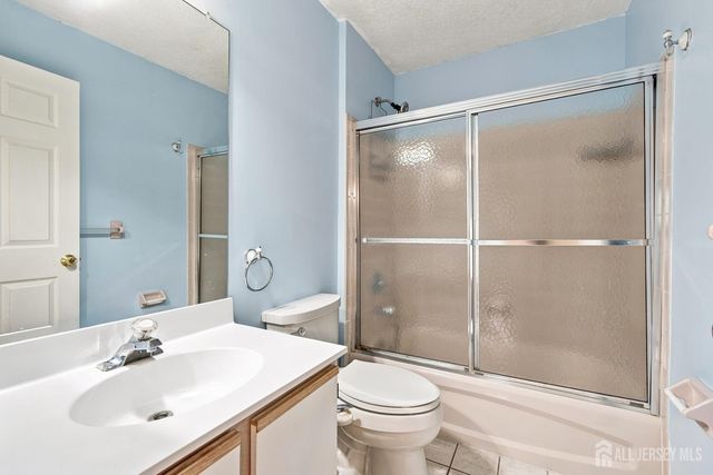 63 Prestwick Way, Edison, NJ 08820