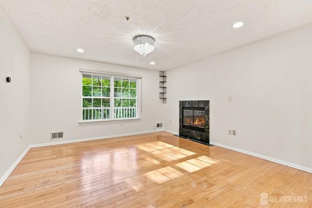 63 Prestwick Way, Edison, NJ 08820