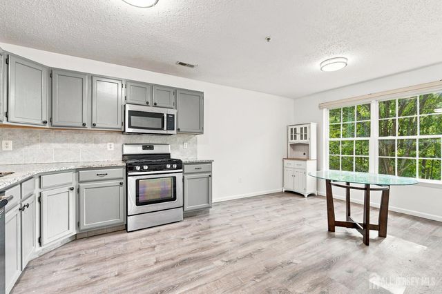 63 Prestwick Way, Edison, NJ 08820