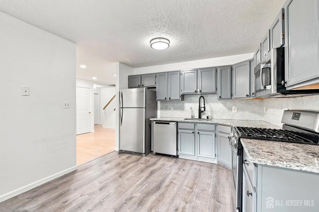 63 Prestwick Way, Edison, NJ 08820