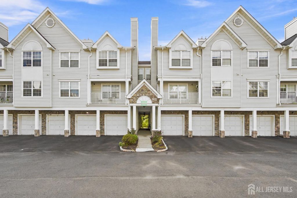 63 Prestwick Way, Edison, NJ 08820