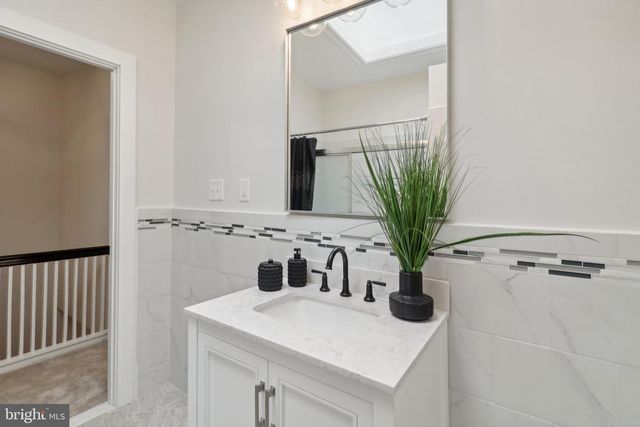 639 NW COLUMBIA RD NW, Washington, DC 20001