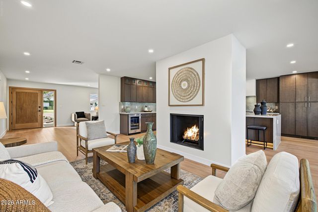 352 W SOUTHERN HILLS Road, Phoenix, AZ 85023
