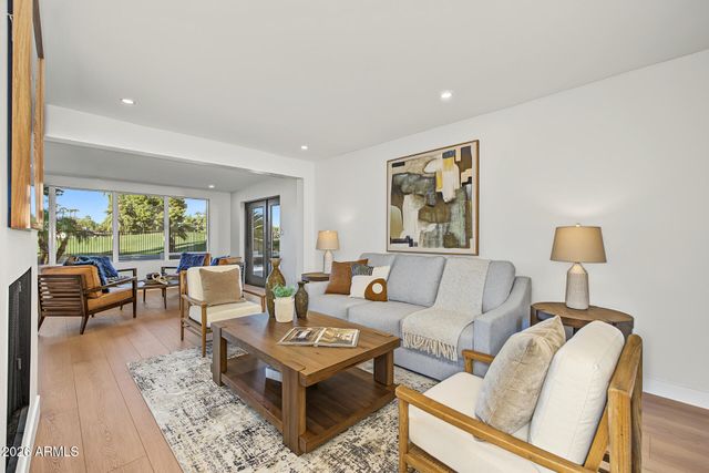 352 W SOUTHERN HILLS Road, Phoenix, AZ 85023