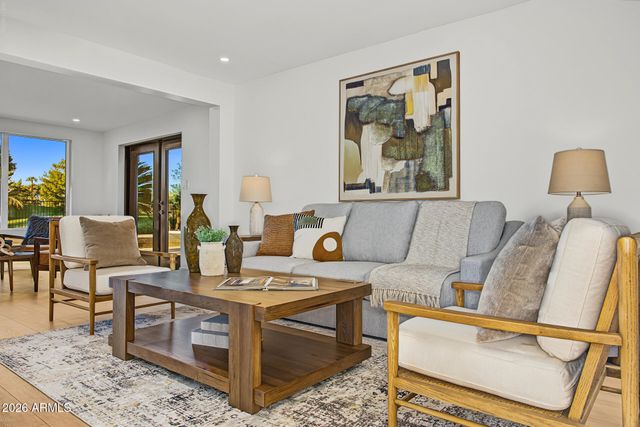 352 W SOUTHERN HILLS Road, Phoenix, AZ 85023