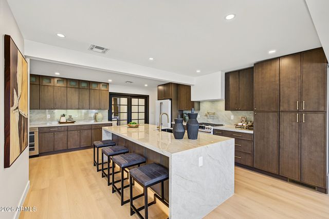352 W SOUTHERN HILLS Road, Phoenix, AZ 85023