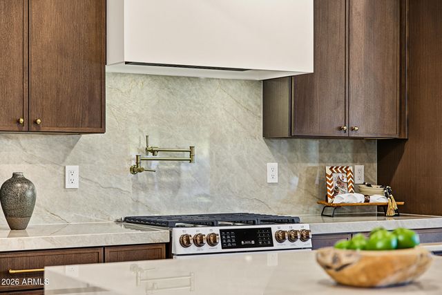 352 W SOUTHERN HILLS Road, Phoenix, AZ 85023