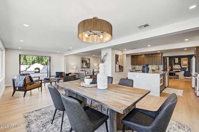 352 W SOUTHERN HILLS Road, Phoenix, AZ 85023