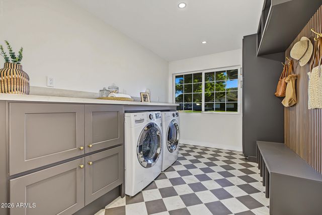 352 W SOUTHERN HILLS Road, Phoenix, AZ 85023