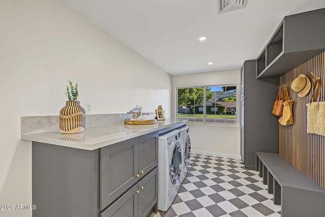 352 W SOUTHERN HILLS Road, Phoenix, AZ 85023