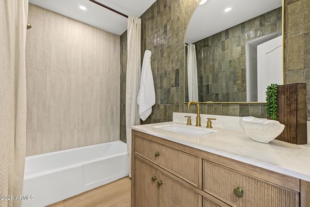352 W SOUTHERN HILLS Road, Phoenix, AZ 85023