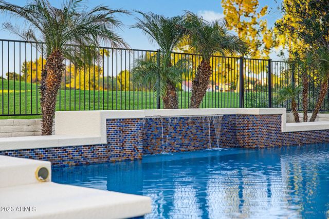 352 W SOUTHERN HILLS Road, Phoenix, AZ 85023