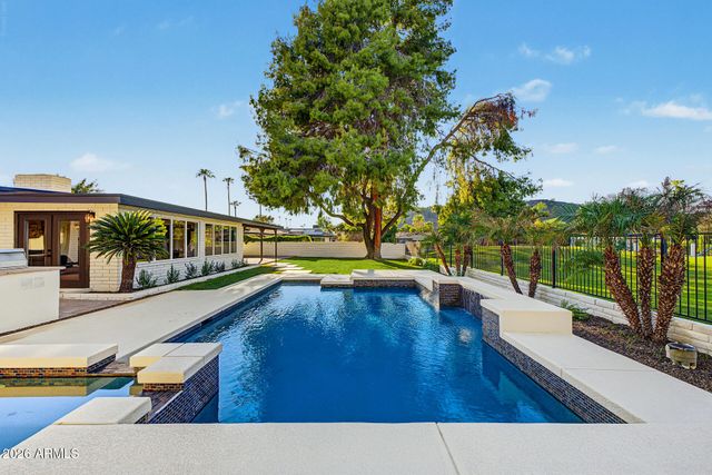 352 W SOUTHERN HILLS Road, Phoenix, AZ 85023
