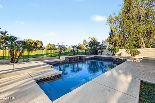 352 W SOUTHERN HILLS Road, Phoenix, AZ 85023