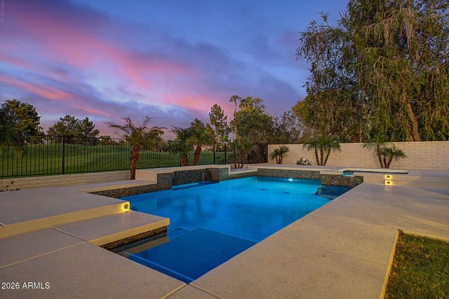 352 W SOUTHERN HILLS Road, Phoenix, AZ 85023