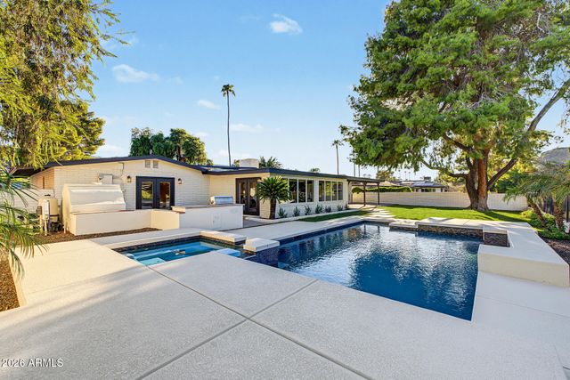 352 W SOUTHERN HILLS Road, Phoenix, AZ 85023