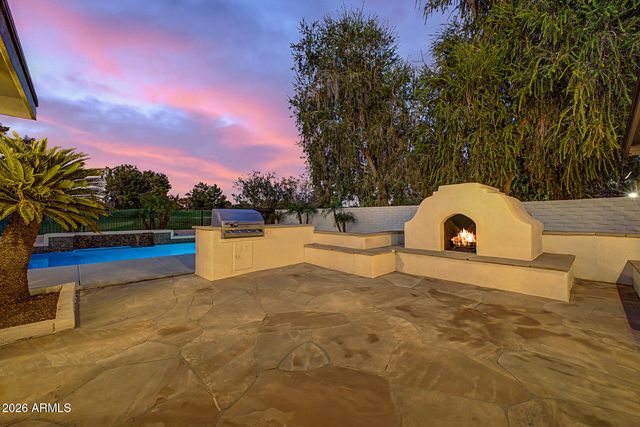 352 W SOUTHERN HILLS Road, Phoenix, AZ 85023