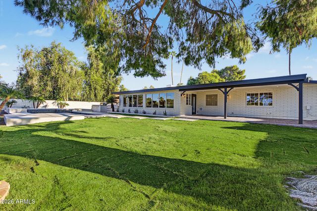 352 W SOUTHERN HILLS Road, Phoenix, AZ 85023