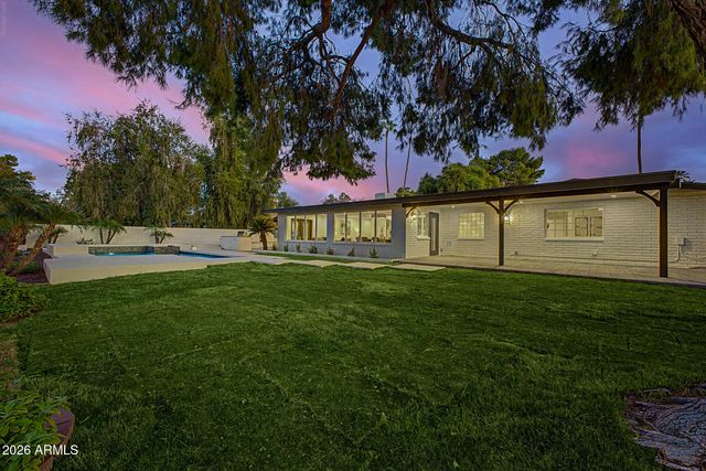 352 W SOUTHERN HILLS Road, Phoenix, AZ 85023