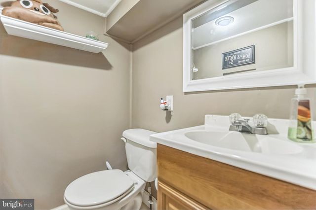 902 W KINGS HWY, Mount Ephraim, NJ 08059