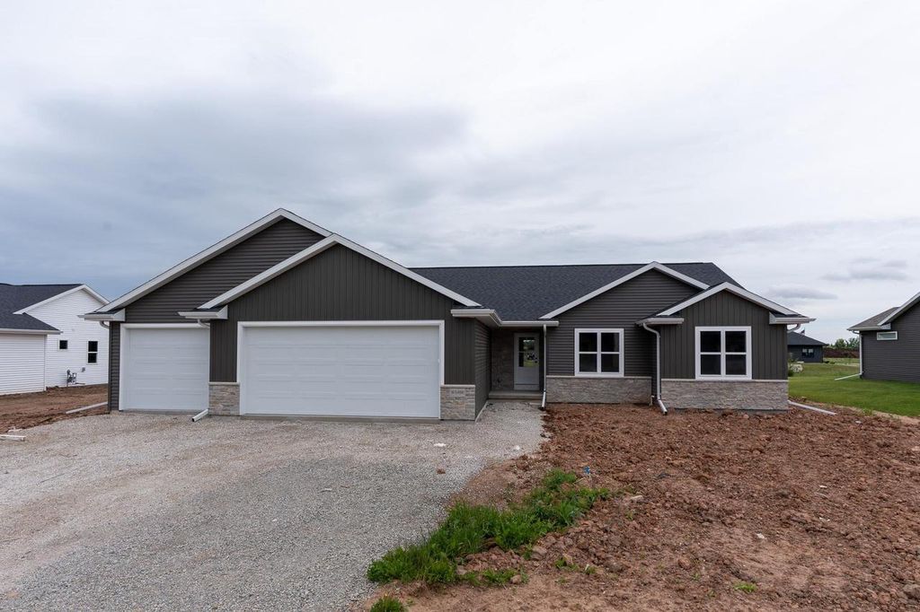 W5890 EDGEWOOD DRIVE, Menasha, WI 54952