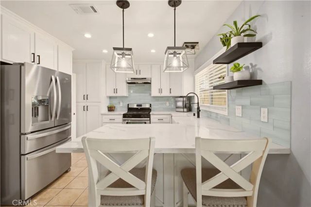 1011 Lightcap, Lancaster, CA 93535