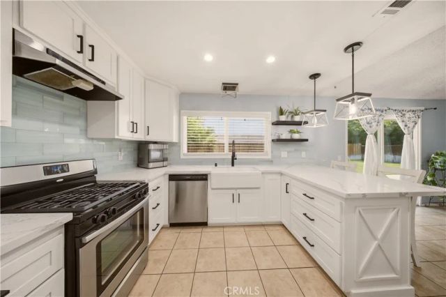 1011 Lightcap, Lancaster, CA 93535