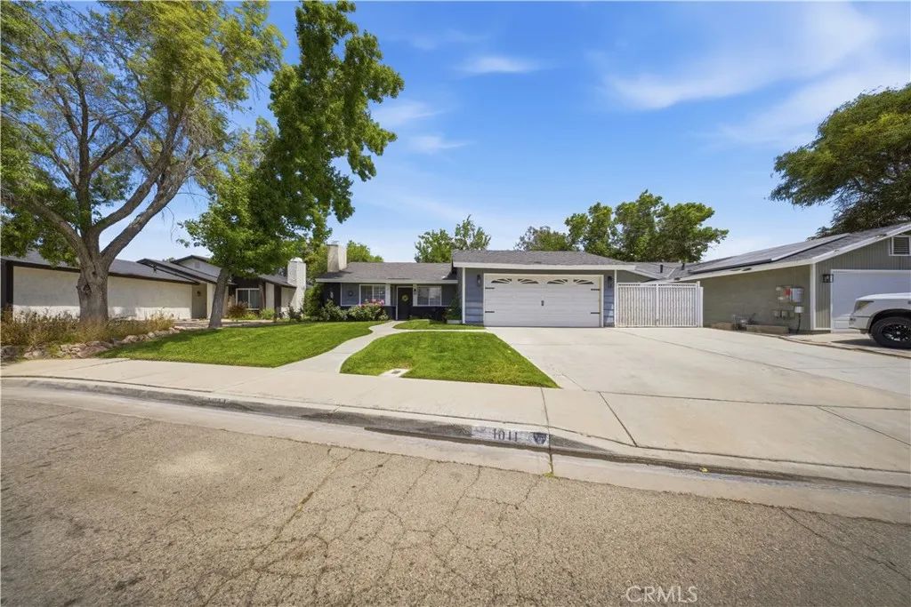 1011 Lightcap, Lancaster, CA 93535