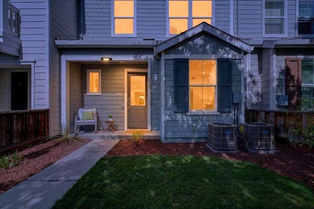 679 Pinnacles Terrace, Sunnyvale, CA 94085