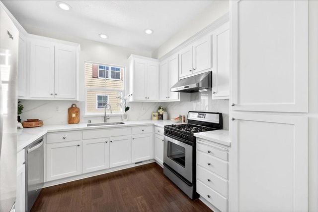 679 Pinnacles Terrace, Sunnyvale, CA 94085