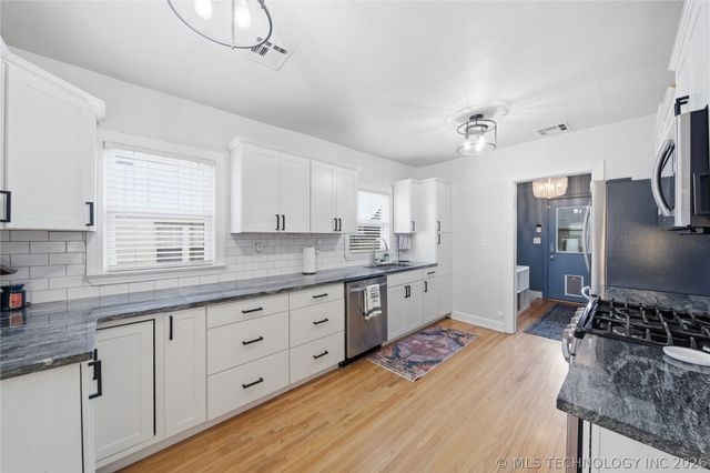 1523 S Gary Place, Tulsa, OK 74112