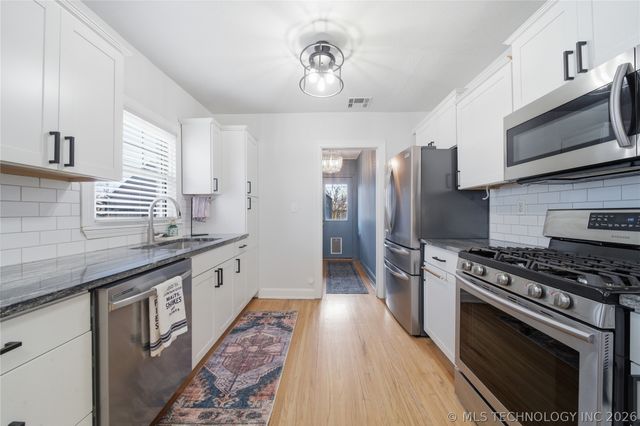 1523 S Gary Place, Tulsa, OK 74112