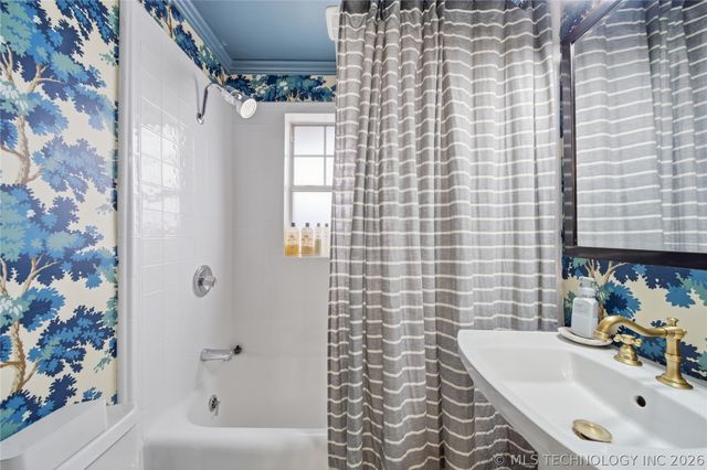 1523 S Gary Place, Tulsa, OK 74112