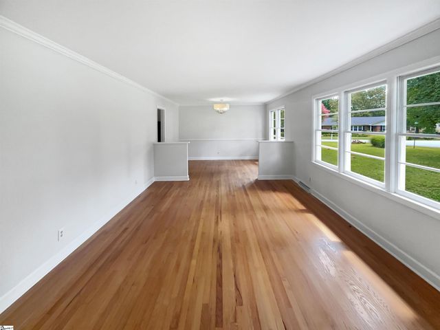 8 Howell Circle, Greenville, SC 29615